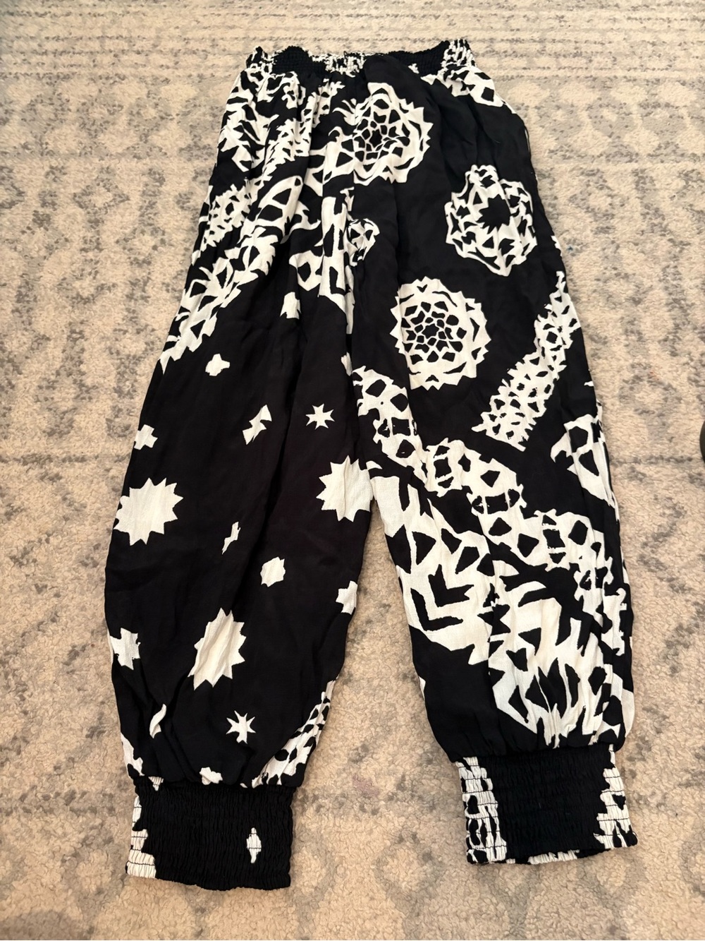 Anthropologie Aniya Balloon Joggers - Picture 6 of 6